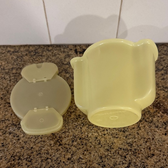 Tupperware Yellow Sugar Storage Container - Picture 5 of 5